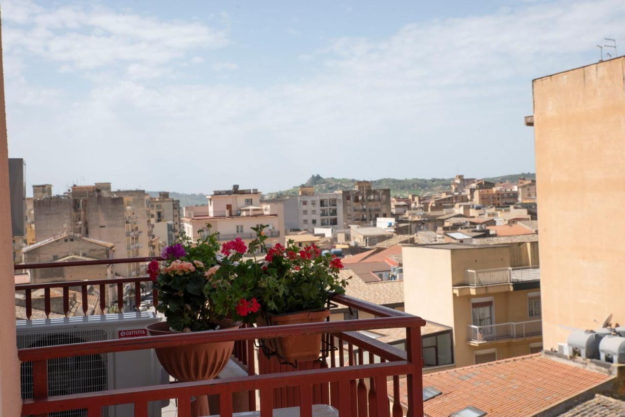 Come a casa Panoramico e Centralissimo Appartamento Canicattì Esterno foto